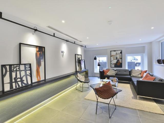 Flat for sale in Hoxton, Greater London