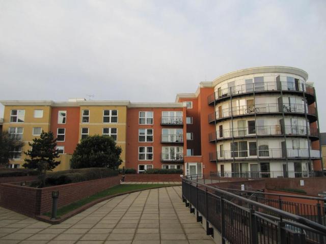 Flat for sale in London Borough of Redbridge, Greater London
