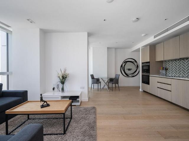 Flat for sale in Finsbury, Greater London