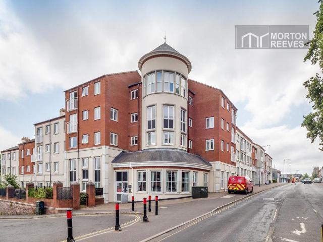 Flat for sale in Lakenham, East Bank