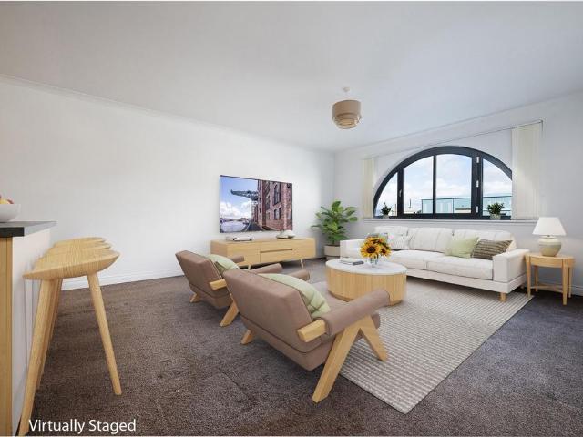 Flat for sale in Greenock, Scotland