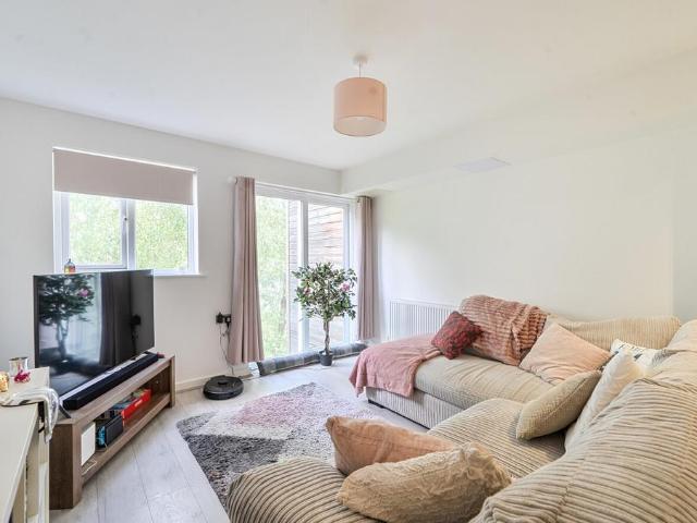 Flat for sale in Lewes, Iford
