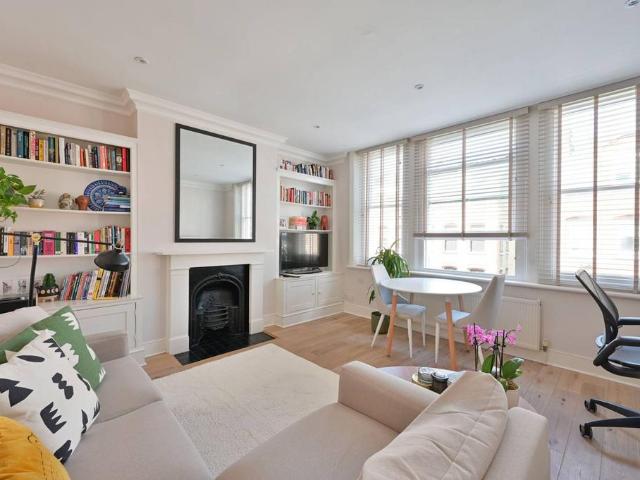 Flat for sale in Putney, Greater London