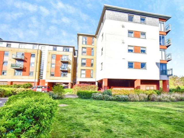 Flat for sale in Midway, Kent