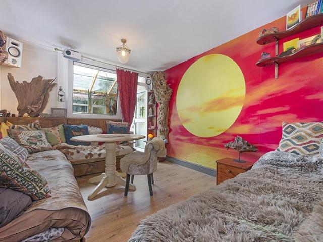 Flat for sale in Gospel Oak, Greater London