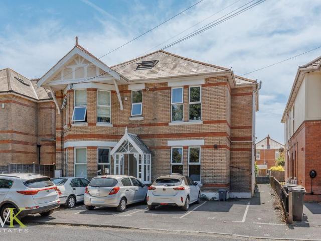 Flat for sale in Charminster, Bournemouth