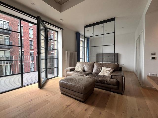 Flat for sale in London Borough of Tower Hamlets, Greater London