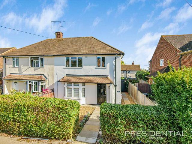 Flat for sale in Loughton, Epping Forest
