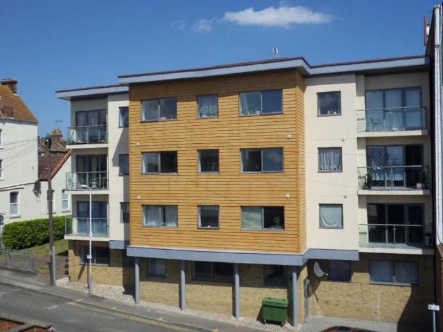 Flat for sale in East Cliff, Acol