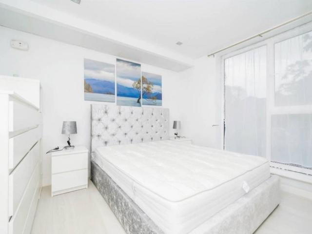 Flat for sale in Highfield, Pouchen End