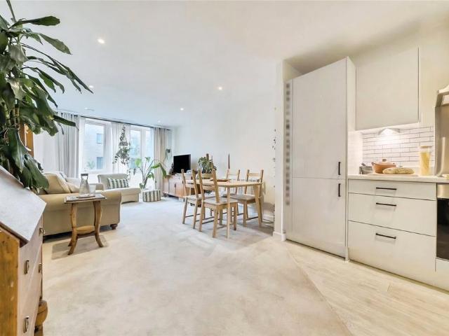 Flat for sale in London Borough of Lewisham, Greater London