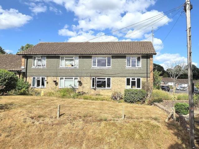 Flat for sale in Perryfields, West Sussex