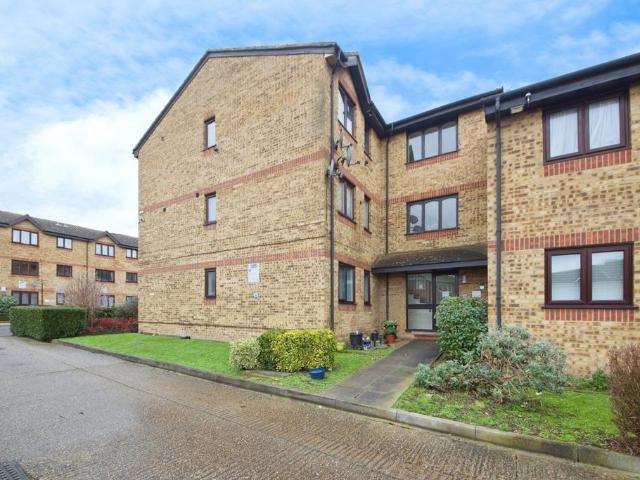 Flat for sale in Greater London