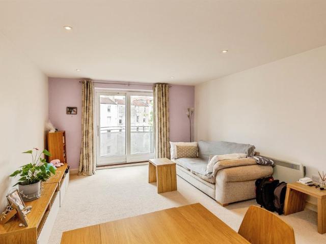 Flat for sale in Hotwells, Feckenham