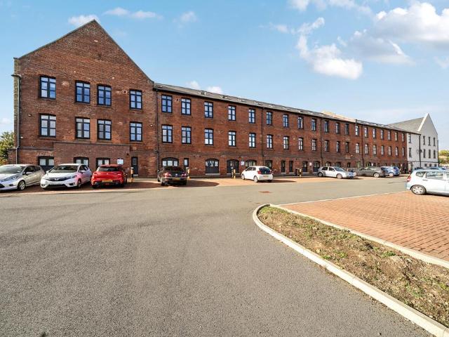 Flat for sale in Burley, Leeds