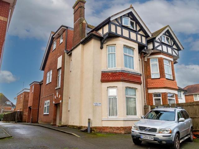 Flat for sale in Hill, City Of Southampton