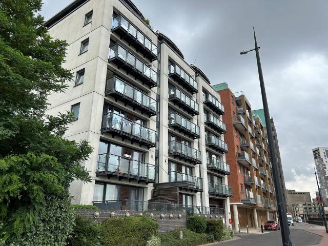Flat for sale in Key Street, Suffolk