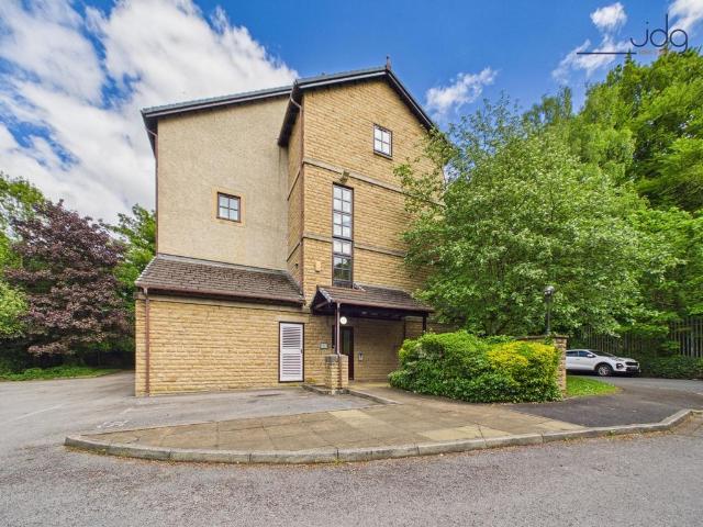 Flat for sale in Greaves, Bare