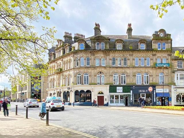 Flat for sale in Low Harrogate, Harrogate