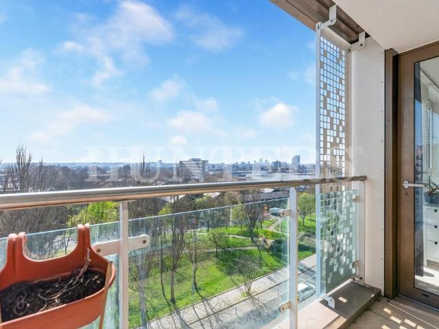 Flat for sale in Hale Village, Tottenham Hale