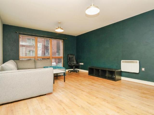Flat for sale in St Clements, Worcestershire