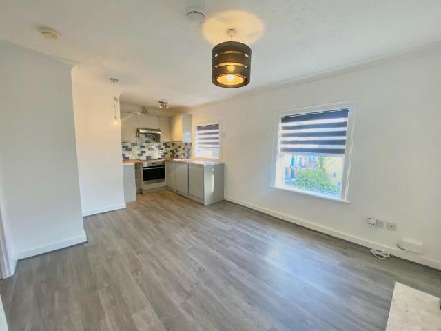 Flat for sale in Pouchen End, Hertfordshire