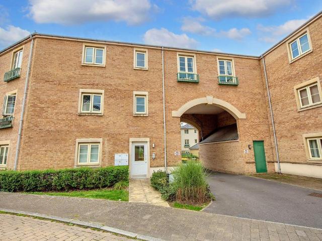 Flat for sale in St. Paul Malmesbury Without, Wiltshire