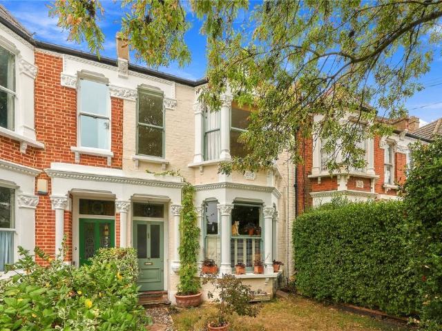 Flat for sale in Manor Park, Greater London