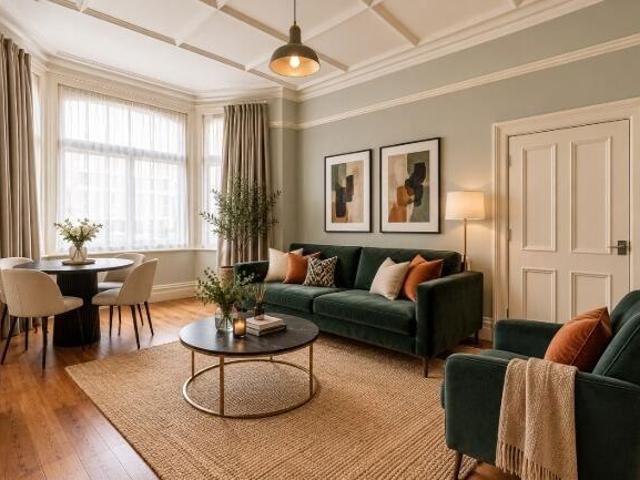 Flat for sale in West Kensington, Greater London