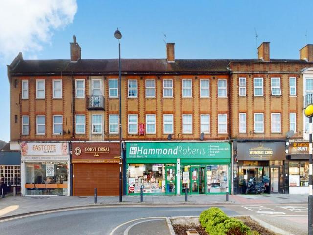 Flat for sale in Eastcote, Greater London