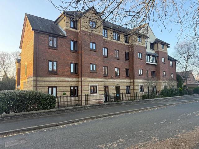 Flat for sale in Wollaston, Amblecote