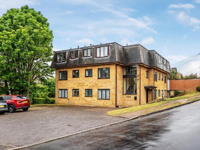 Flat for sale in Sevenoaks, The Butts
