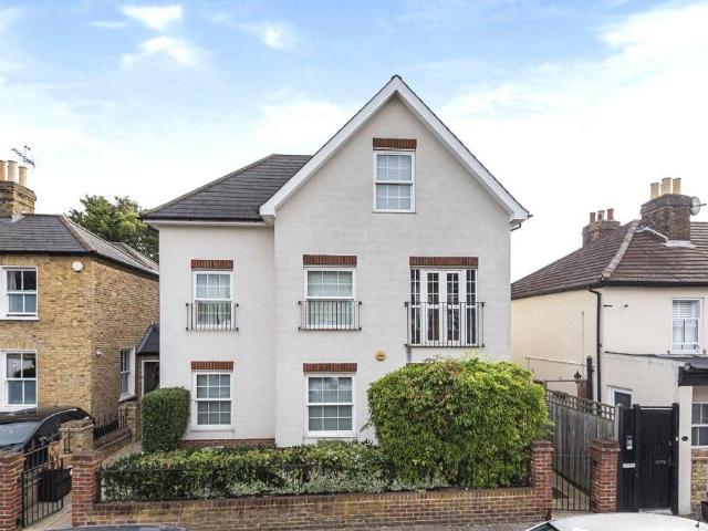 Flat for sale in Greater London