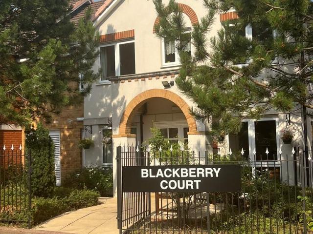 Flat for sale in Preston, Greater London