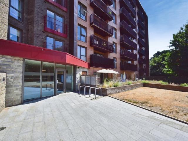 Flat for sale in Allington, Midway