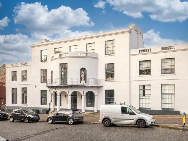 Flat for sale in East Cliff, Thanet