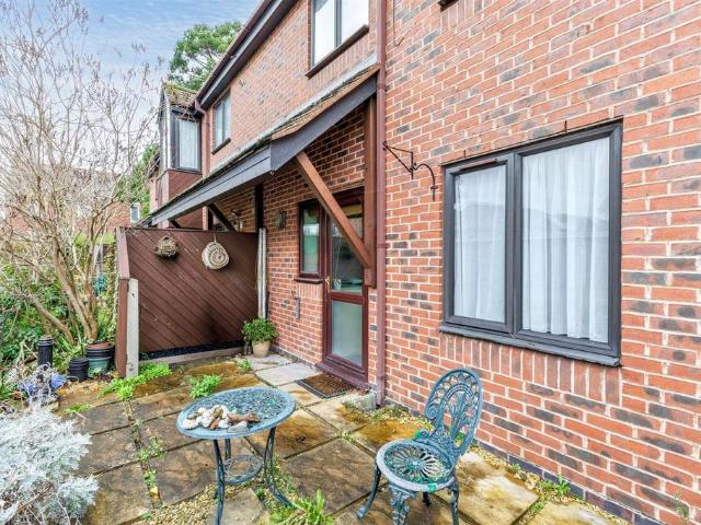 Flat for sale in Alderminster, Warwickshire