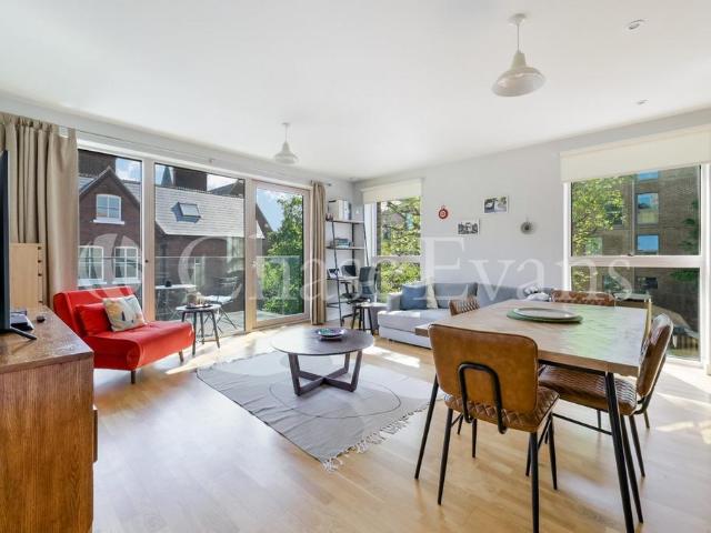 Flat for sale in Walworth, Greater London