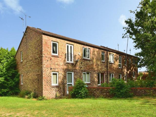 Flat for sale in Waterthorpe, South Yorkshire