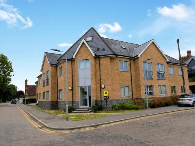 Flat for sale in Ivy Chimneys, Epping