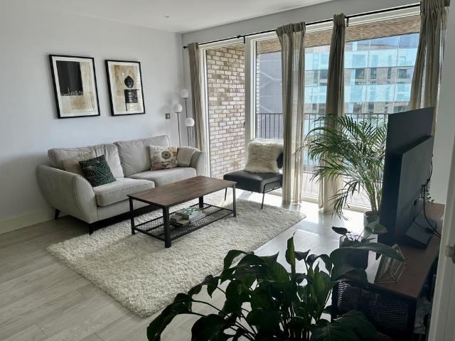 Flat for sale in Alperton, Greater London