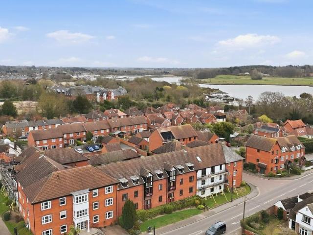 Flat for sale in Eastbridge, Suffolk