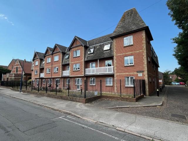 Flat for sale in Walton, Eastbridge