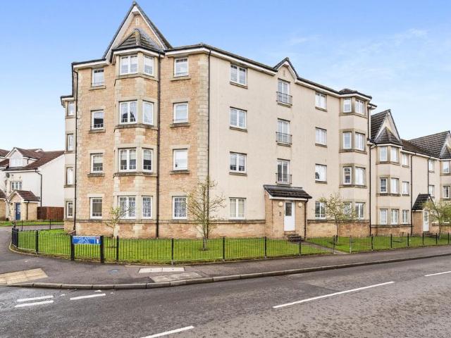 Flat for sale in Bathgate, Scotland