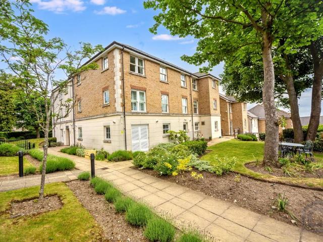 Flat for sale in Gravesend, Gravesham