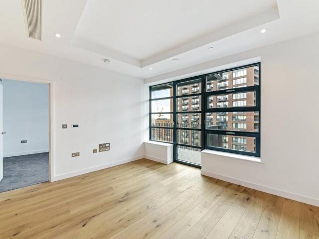 Flat for sale in Saint Matthias Estate, Poplar Grove