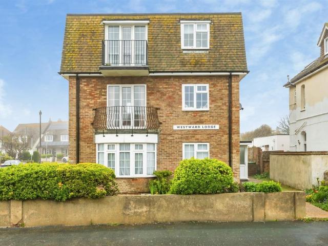Flat for sale in Seaford, Iford