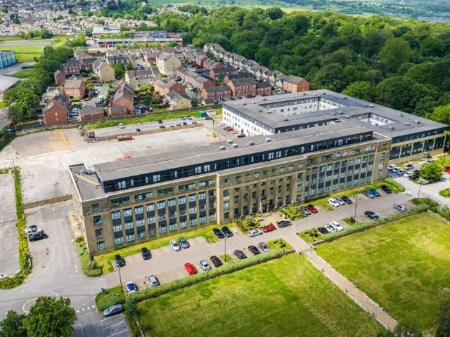 Flat for sale in Cottingley, West Yorkshire