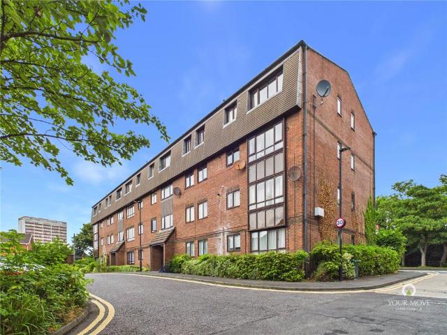 Flat for sale in Spital Tongues, Tyne And Wear
