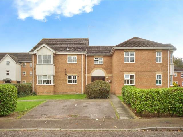 Flat for sale in Epping, Essex
